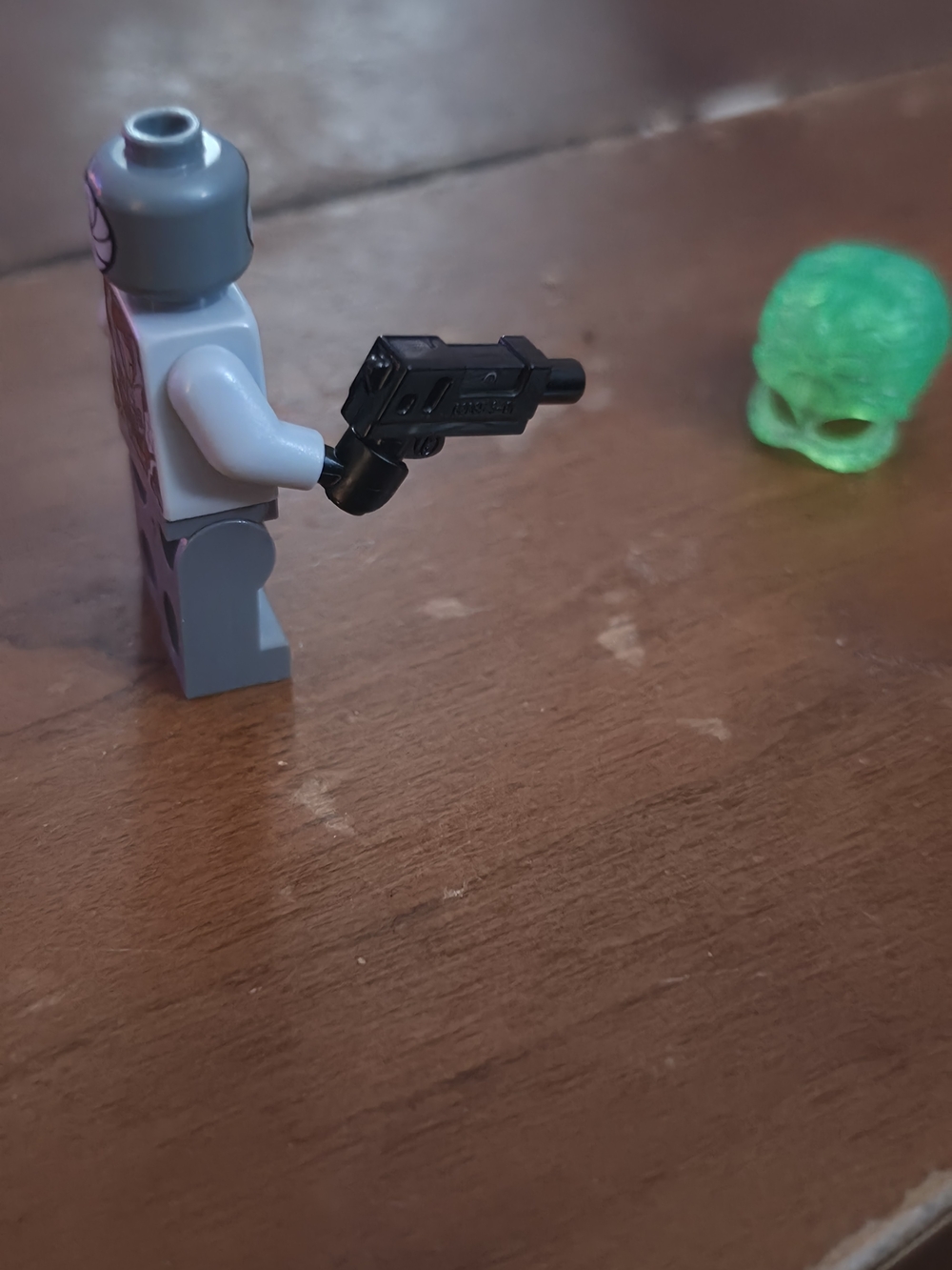 LEGO Gray Minifigure Trans Green Alien Head Robot with Silver Circuitry